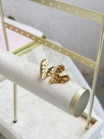 Zyra heart earrings - Image 2