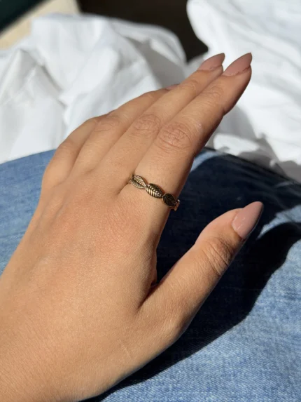 Dainty Leaf Ring