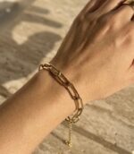 Linked gold bracelet