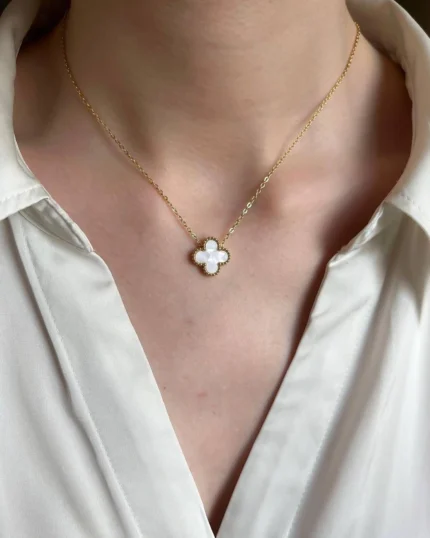 White Vancleef Pendent