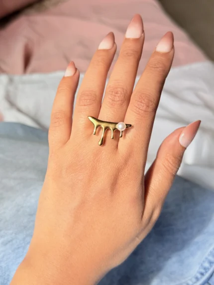 Drip Pearl Ring