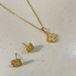 Golden Vancleef Pendent Set